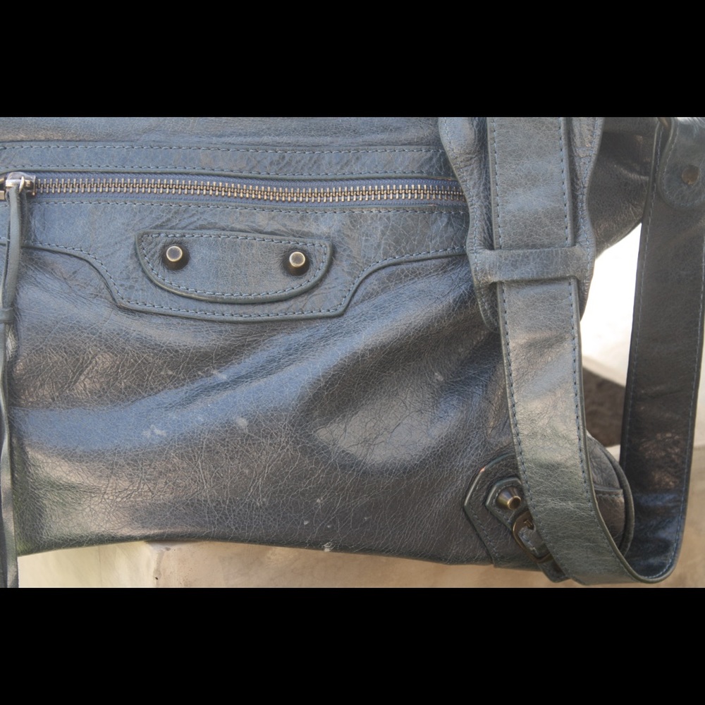Balenciaga messenger bag in navy - Picture 4 of 5